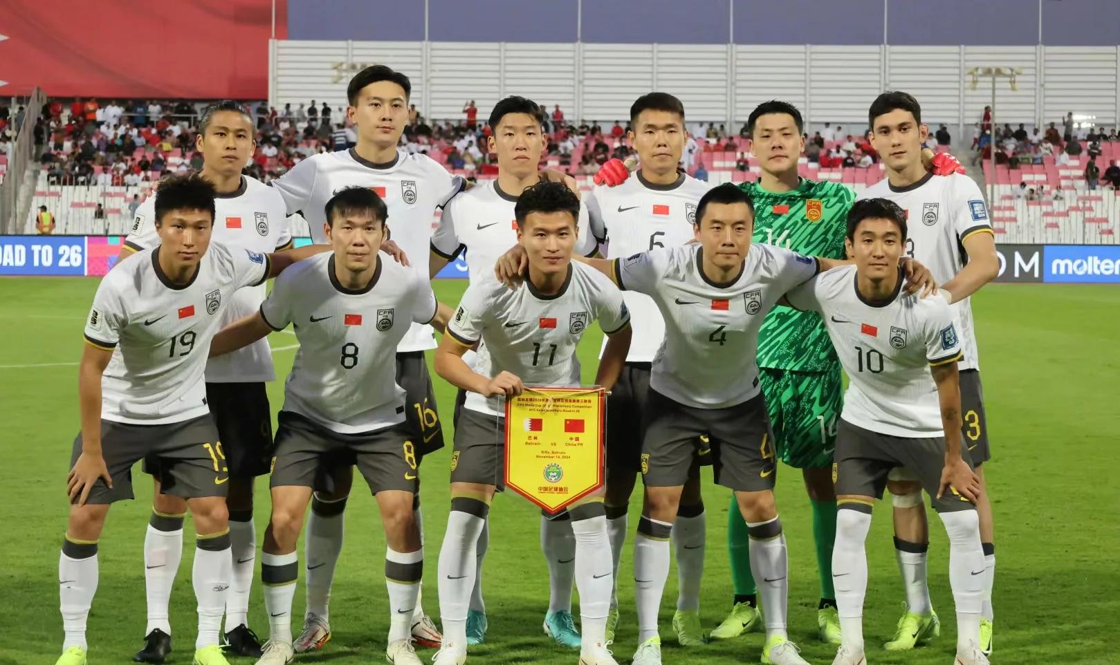 关于激情四射！比赛中球员们奋力拼搏的信息