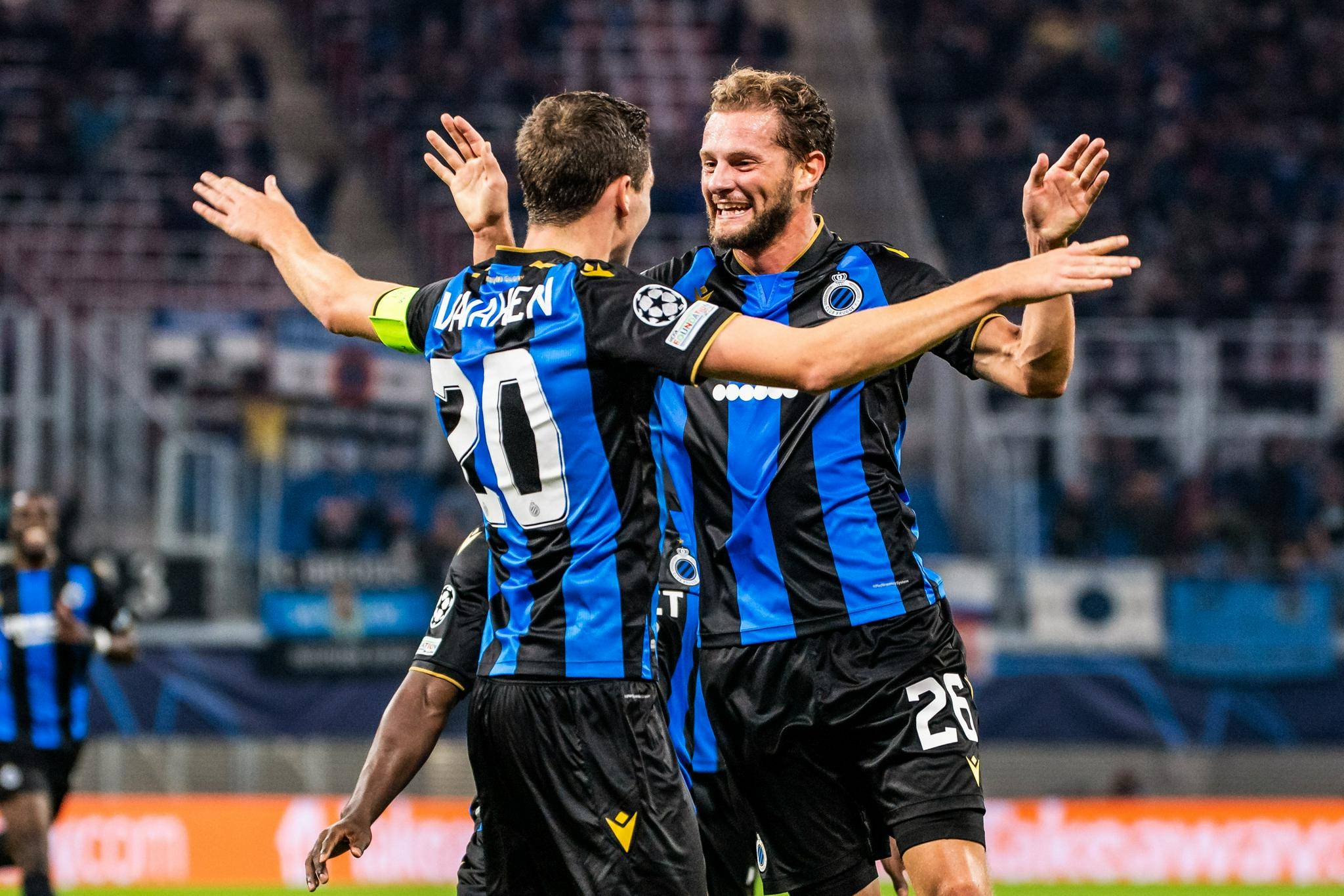 包含萨尔茨堡大败，客场惨败丢失领先优势的词条