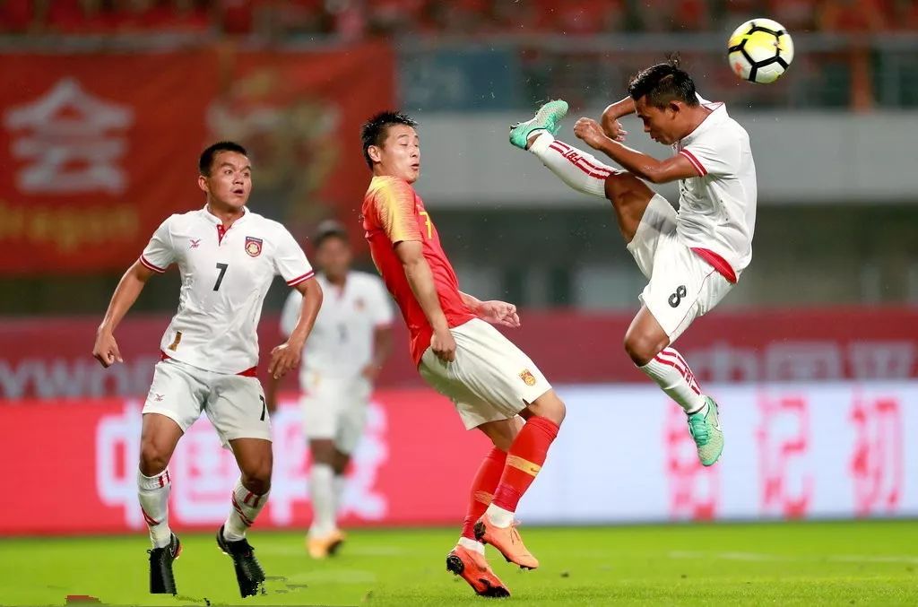 光环闪耀，中国选手闯进决赛勇夺头名，引无数掌声起舞的简单介绍