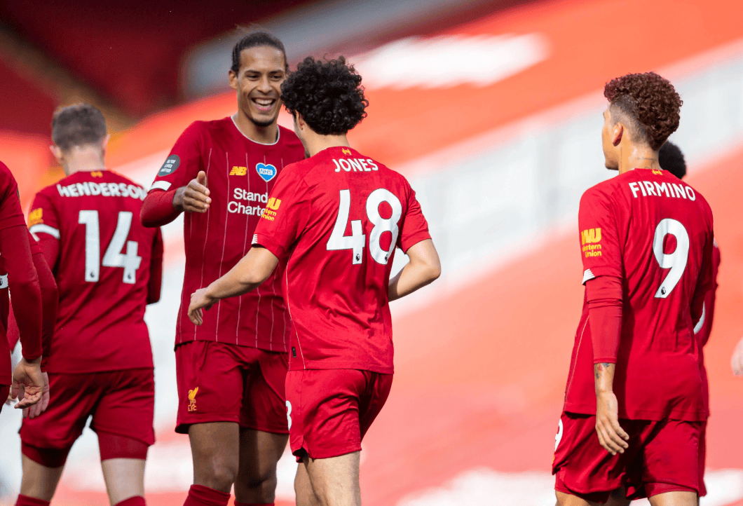 利物浦主场大胜里昂，锁定小组第一名的简单介绍