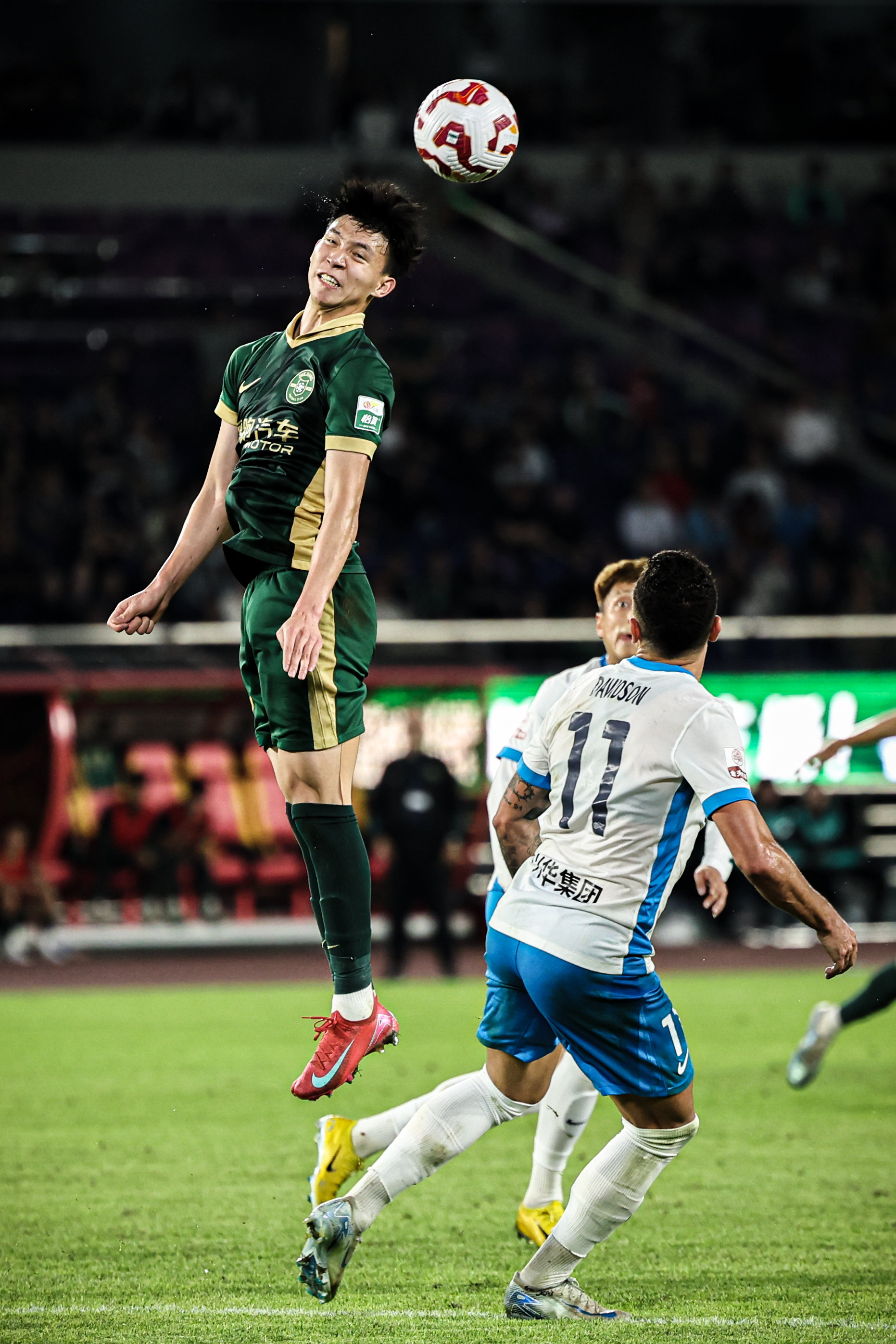 关于中超杭州绿城取得胜利，力阻降级之路的信息