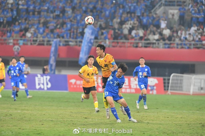 地域之争：天津天海对阵上海绿地申花，谁能称霸？