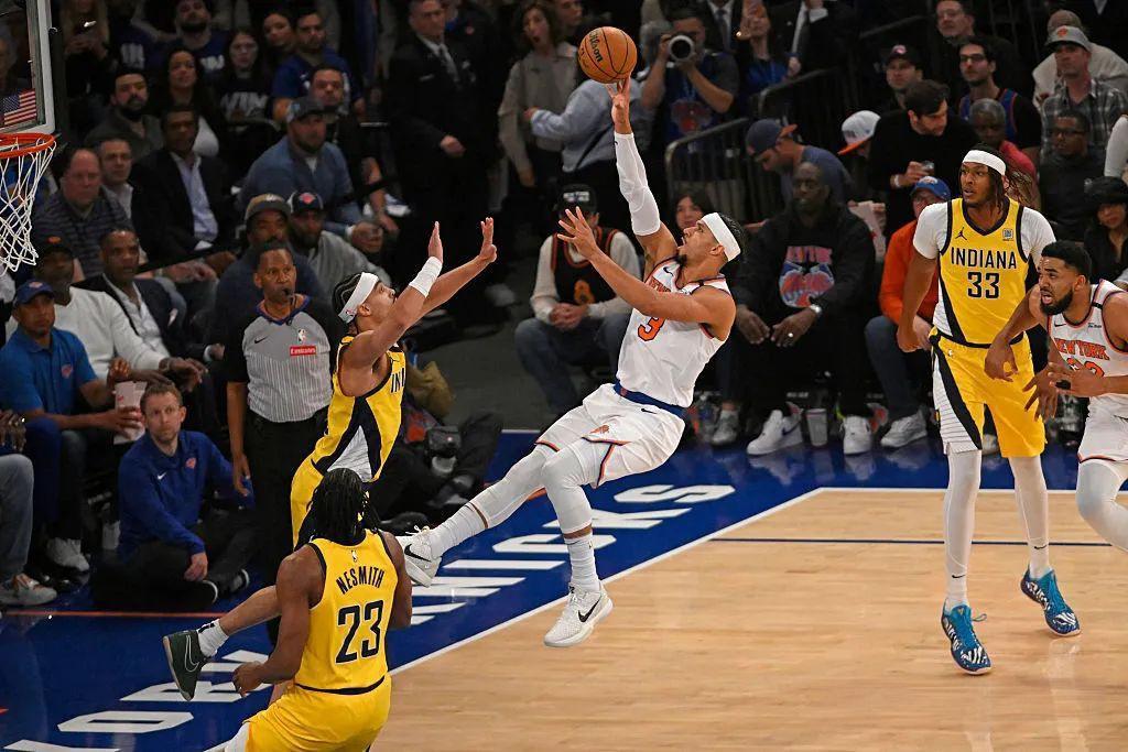 江苏队鏖战尼克斯，克莱高光表现