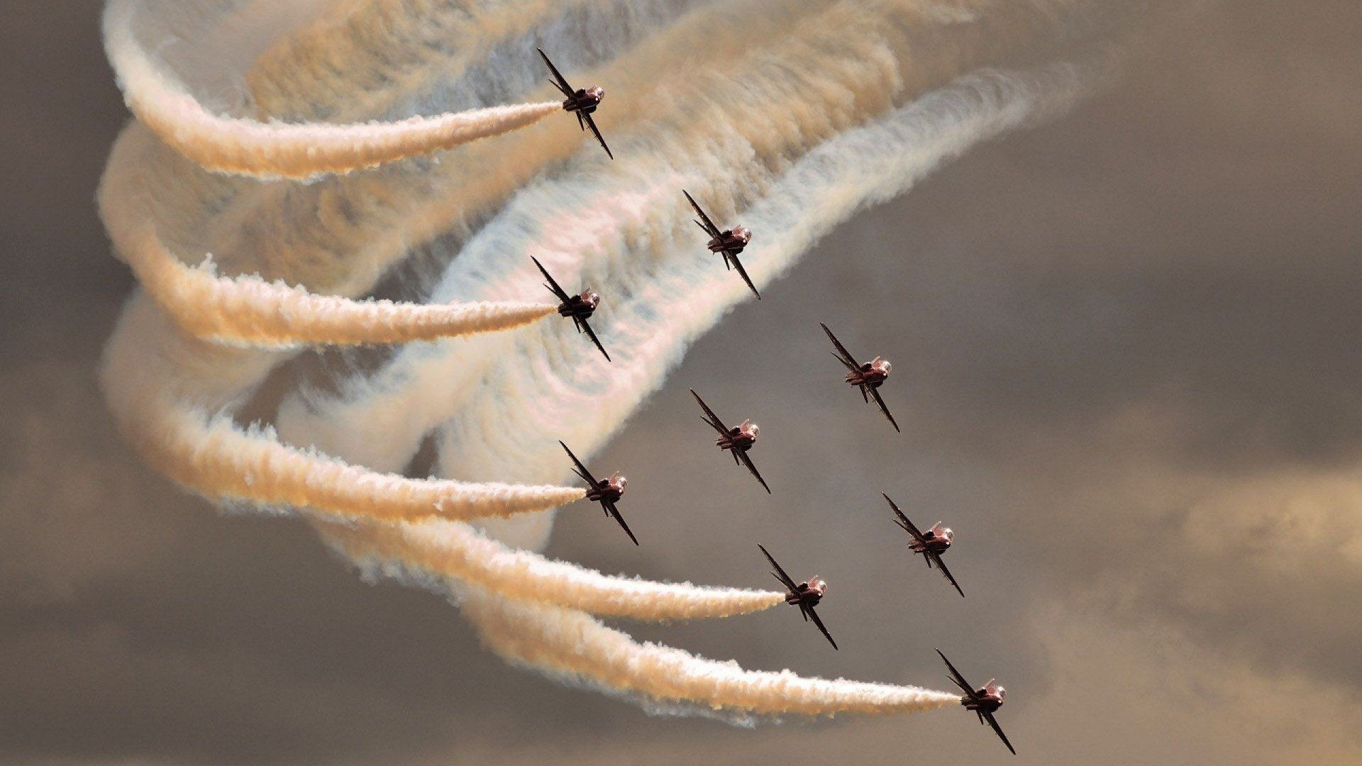 绿茵与硬木的共振—当沙特逆袭波兰,加克波于抢七封神