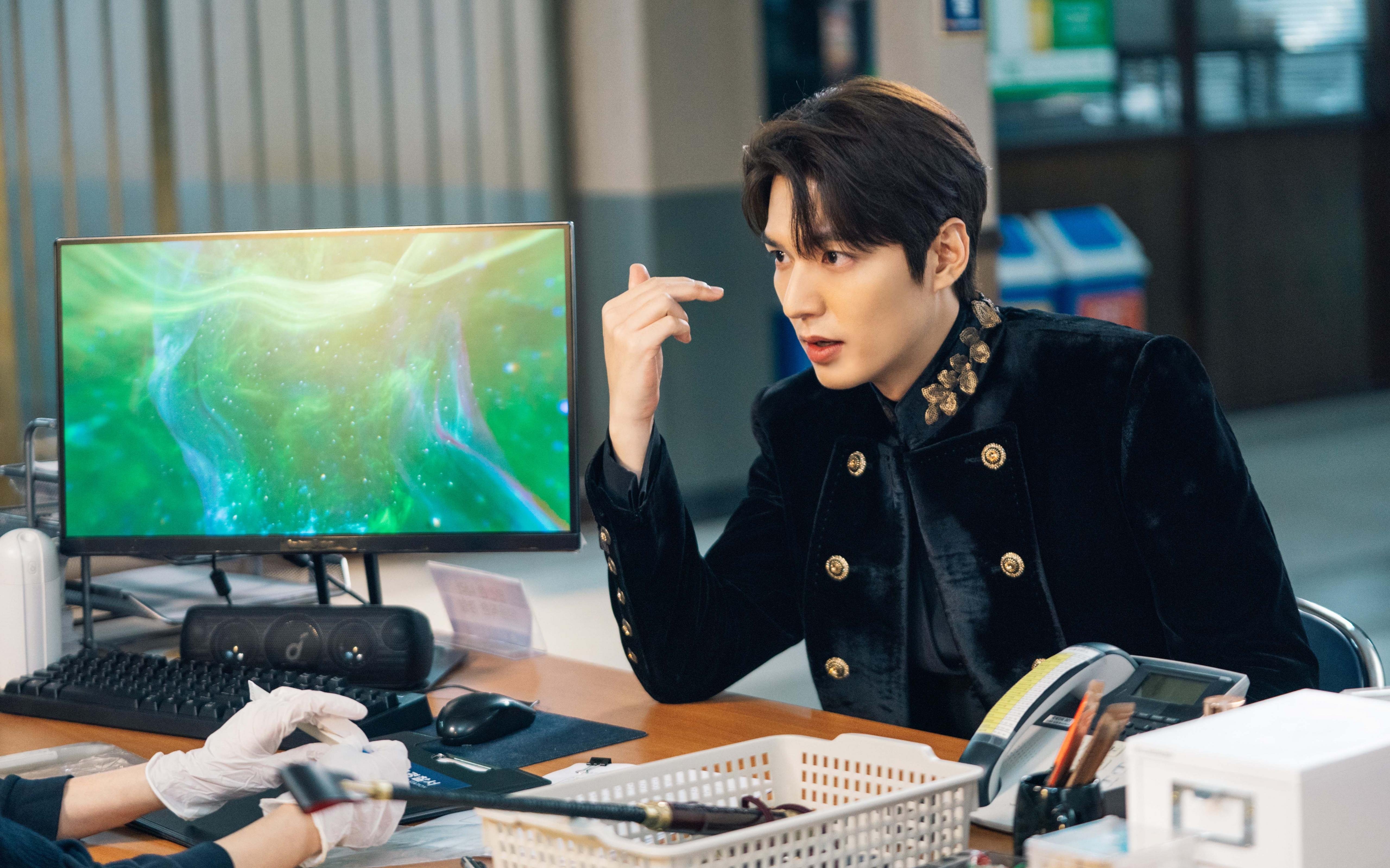 范戴克冰火爆发救主，美国女足关键战突围挪威