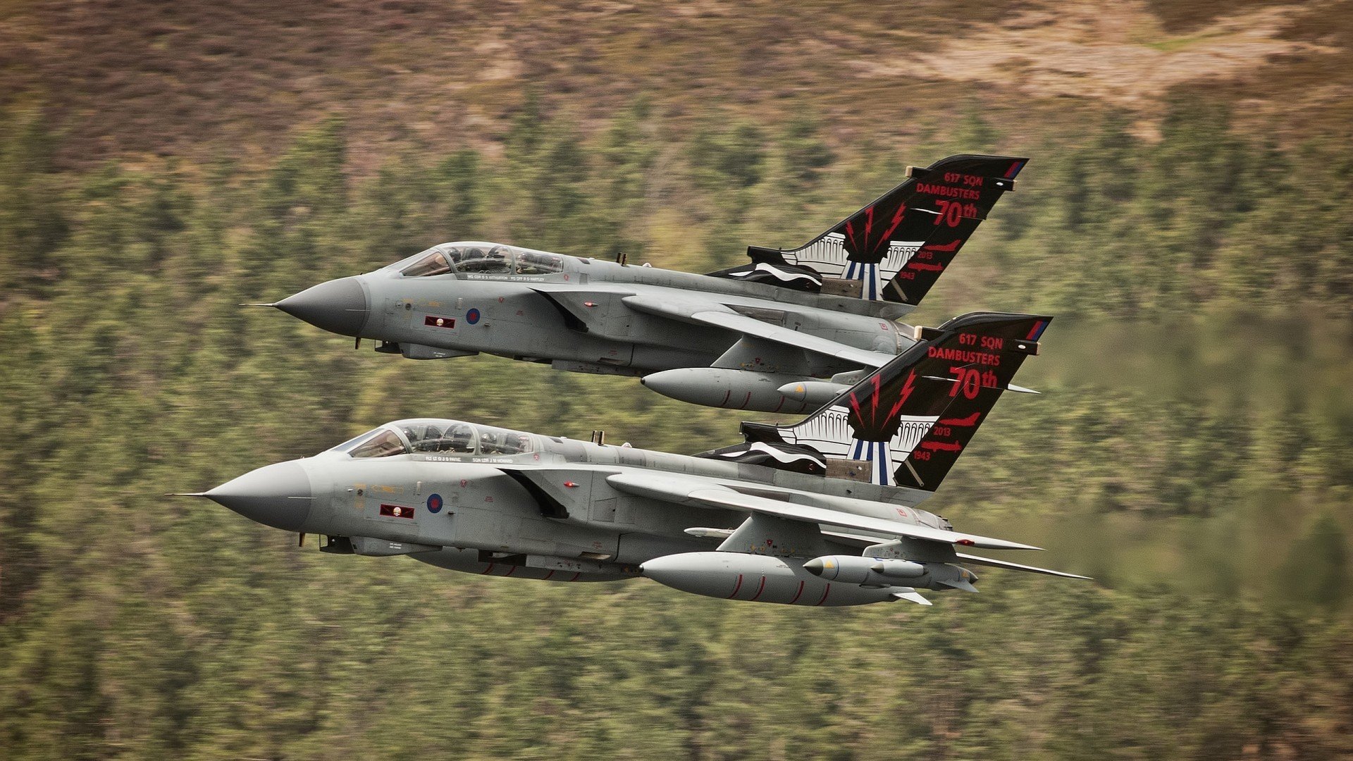 一瞬戏剧性，苏亚雷斯的致命助攻与希腊神话的意外续章